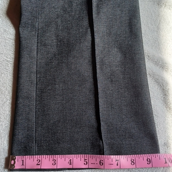 The Limited Stretch Women's  Black Dress Pants Pleated Size 6 Straight Leg. - Picture 10 of 11